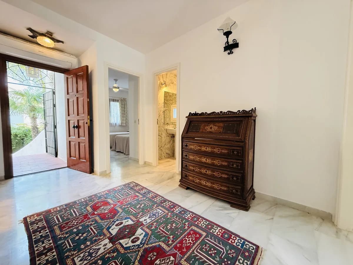 2 Bedroom Top Floor Apartment for Sale in Sierra Blanca, Málaga - Image 6