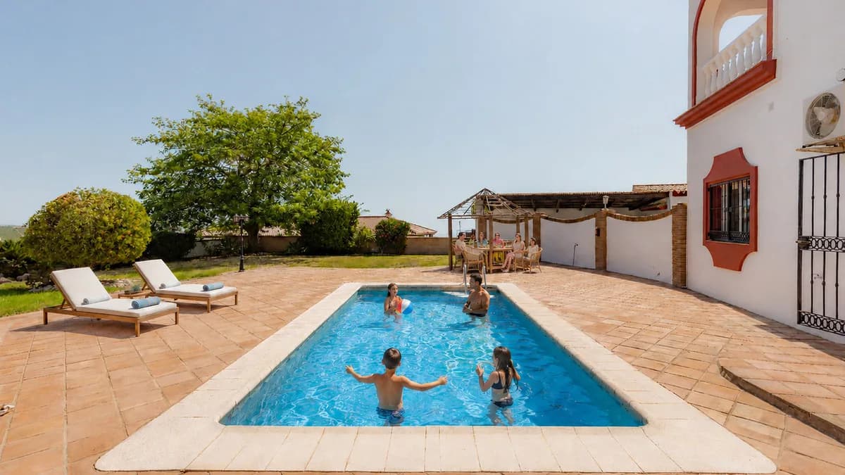 4 Bedroom Detached Villa for Sale in Manilva, Málaga - Image 8
