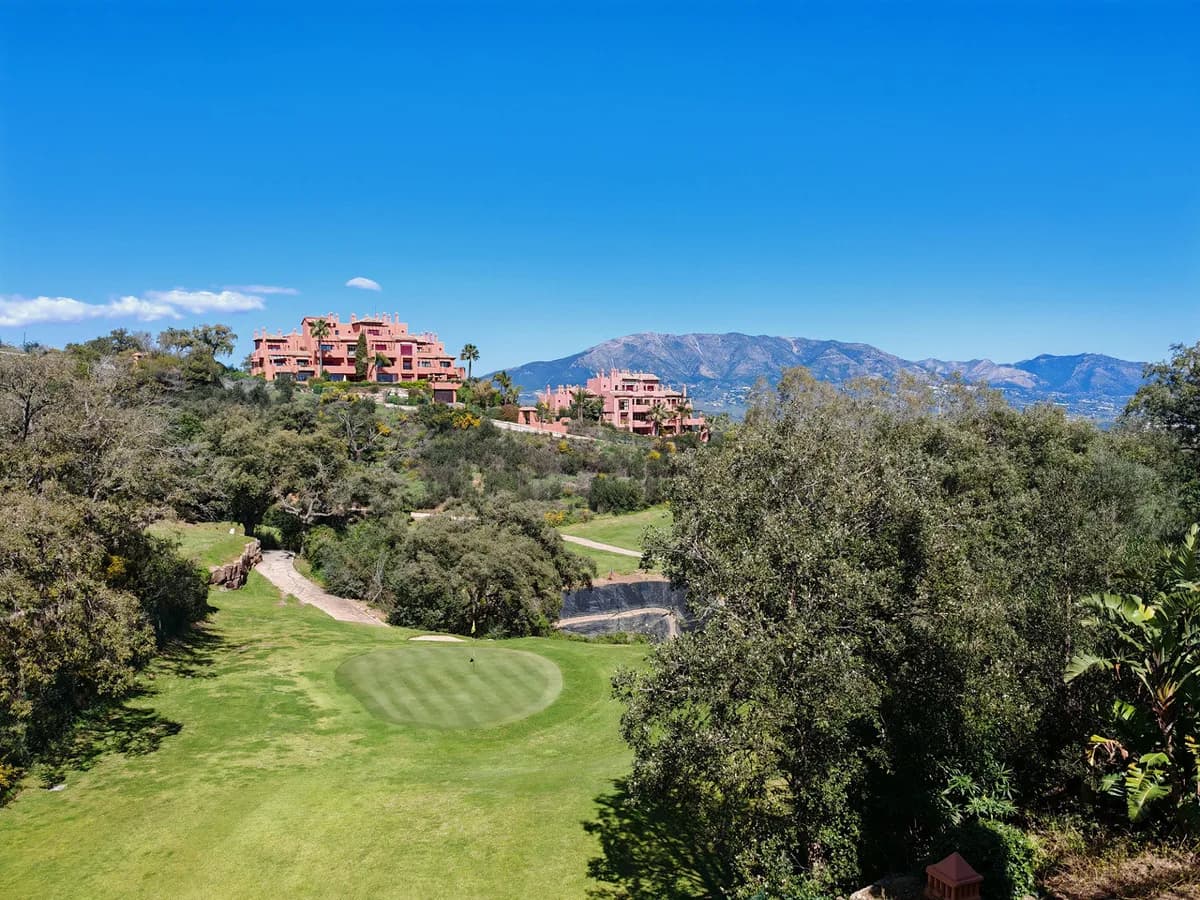 3 Bedroom Duplex for Sale in La Mairena, Málaga - Image 3