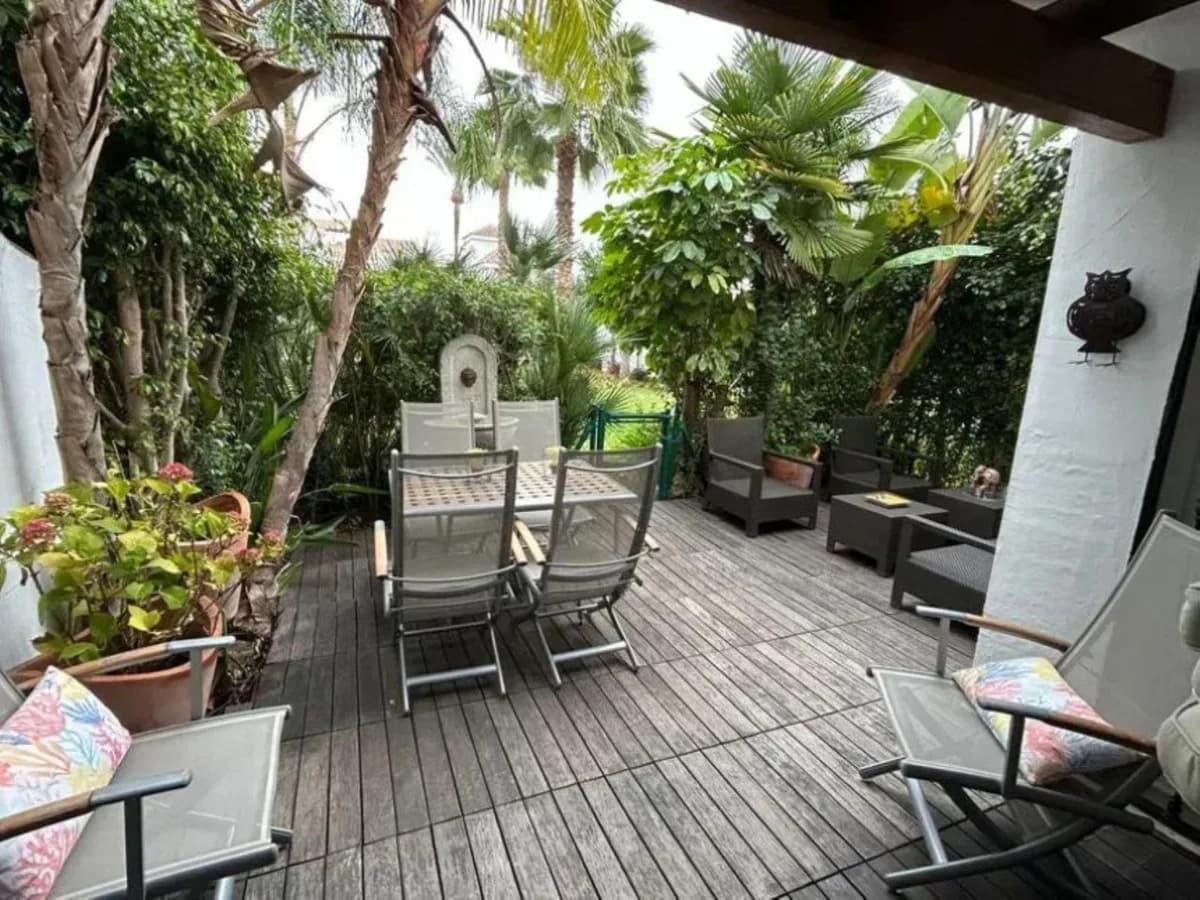 3 Bedroom Semi-Detached House for Sale in Puerto Banús, Málaga