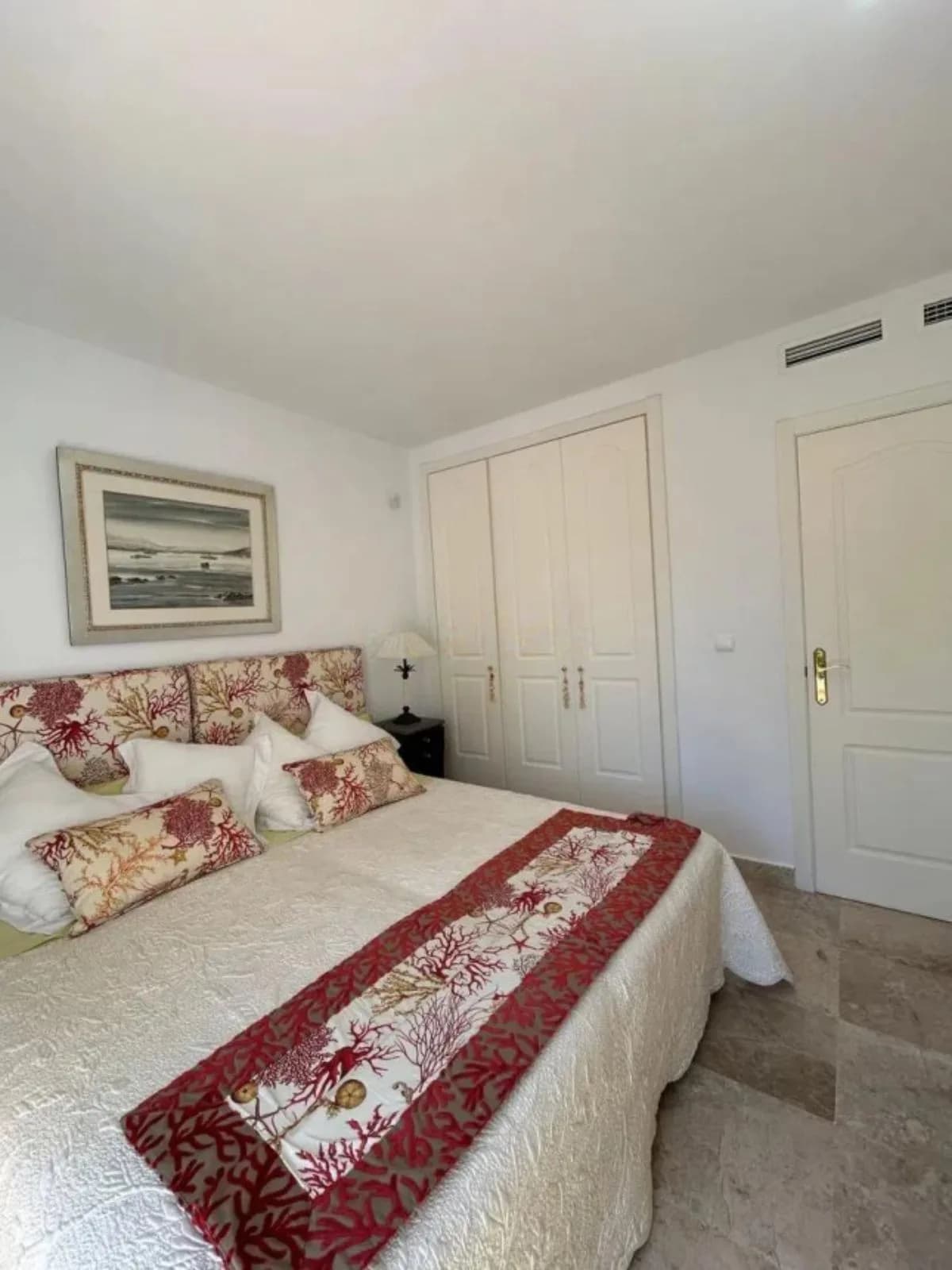 3 Bedroom Semi-Detached House for Sale in Puerto Banús, Málaga - Image 7