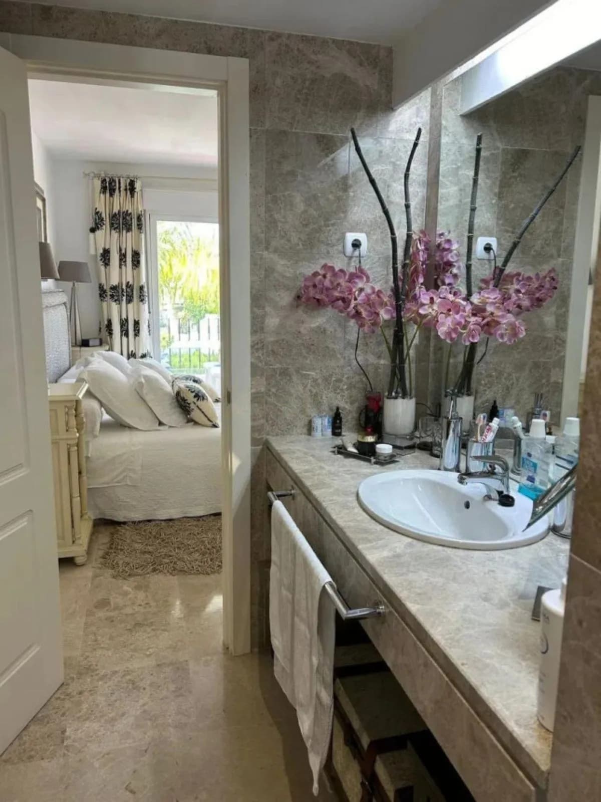 3 Bedroom Semi-Detached House for Sale in Puerto Banús, Málaga - Image 8