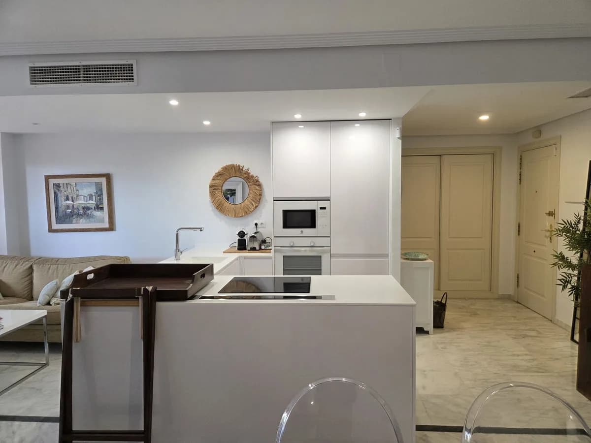 2 Bedroom Ground Floor Apartment for Sale in Bahía de Marbella, Málaga - Image 9