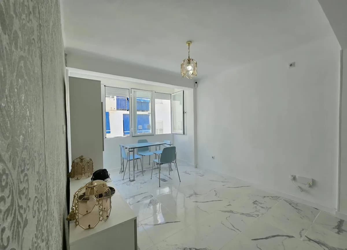 3 Bedroom Middle Floor Apartment for Sale in Torremolinos, Málaga