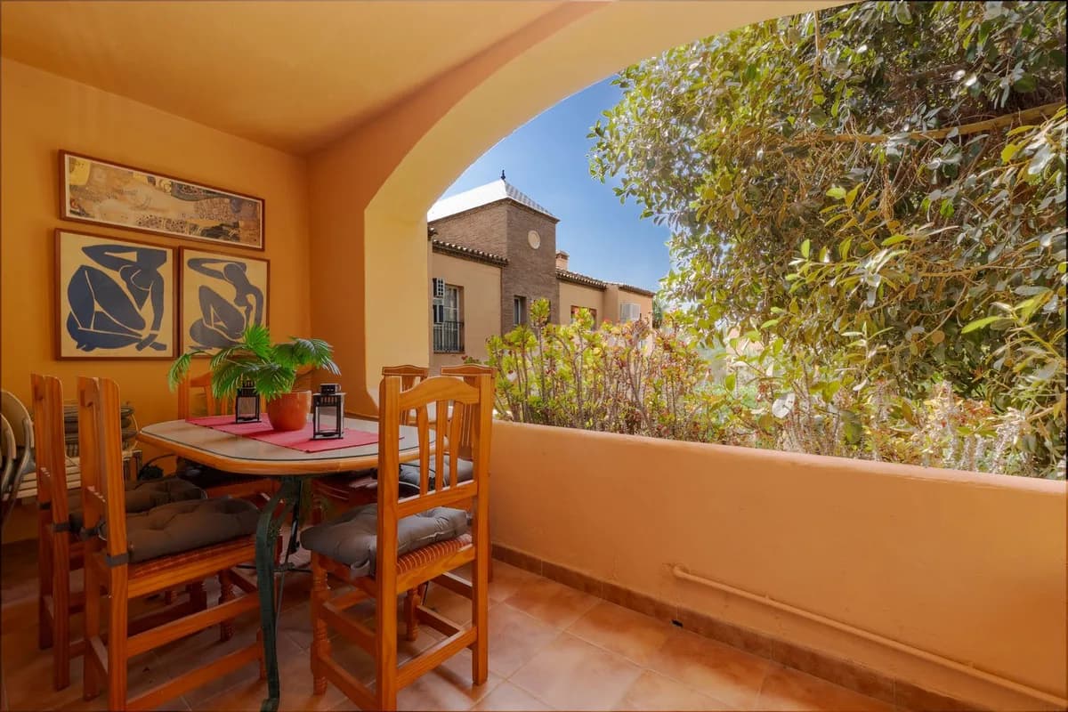 2 Bedroom Middle Floor Apartment for Sale in Mijas Golf, Málaga - Image 6