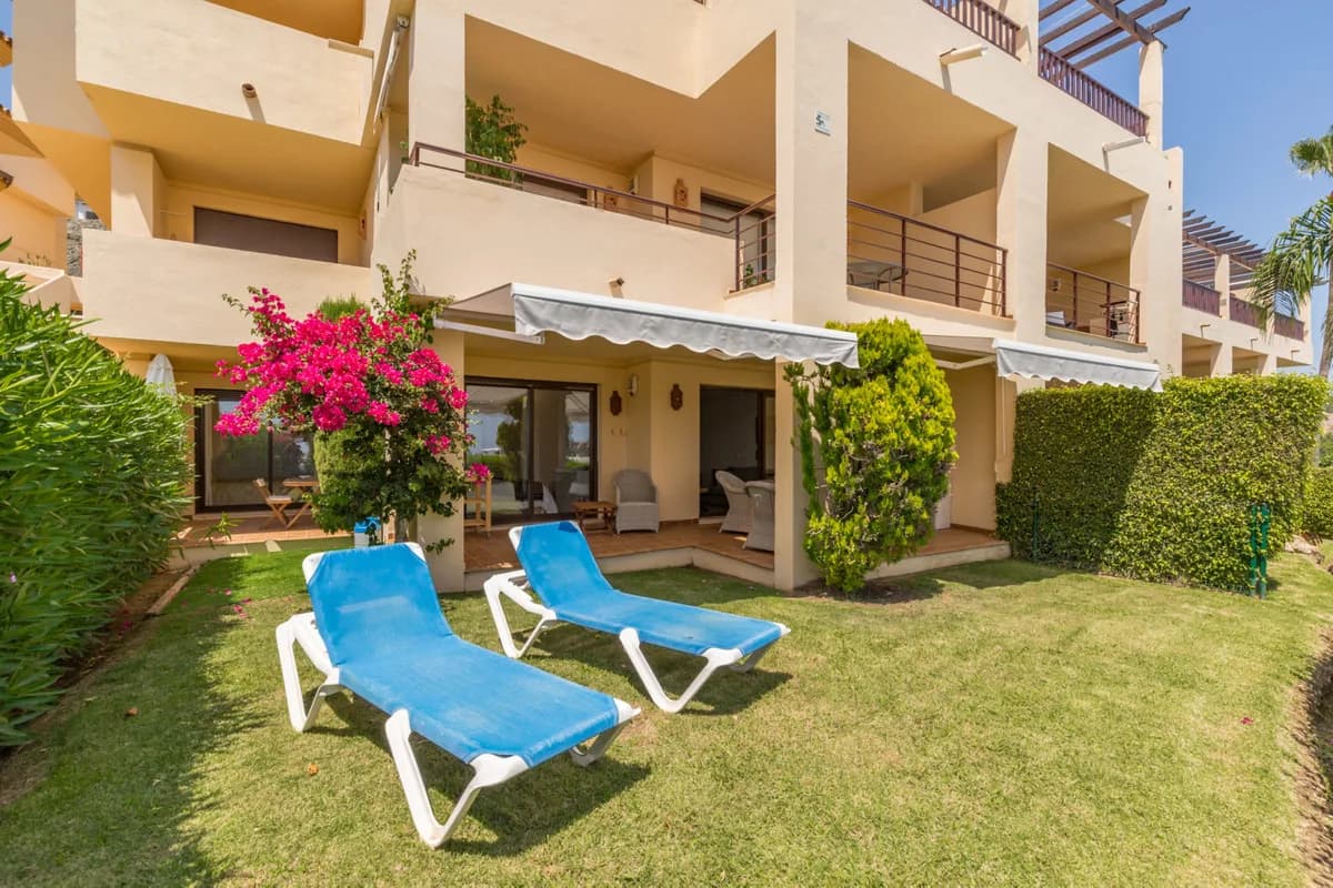 3 Bedroom Ground Floor Apartment for Sale in Los Arqueros, Málaga