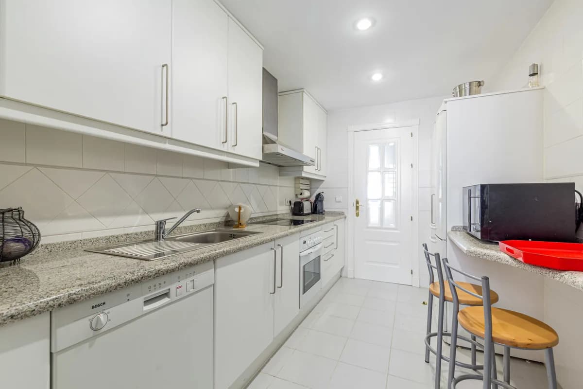 3 Bedroom Ground Floor Apartment for Sale in Los Arqueros, Málaga - Image 6