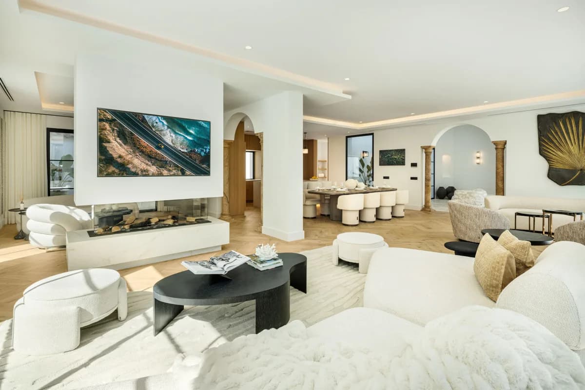 5 Bedroom Detached Villa for Sale in Benahavís, Málaga - Image 4
