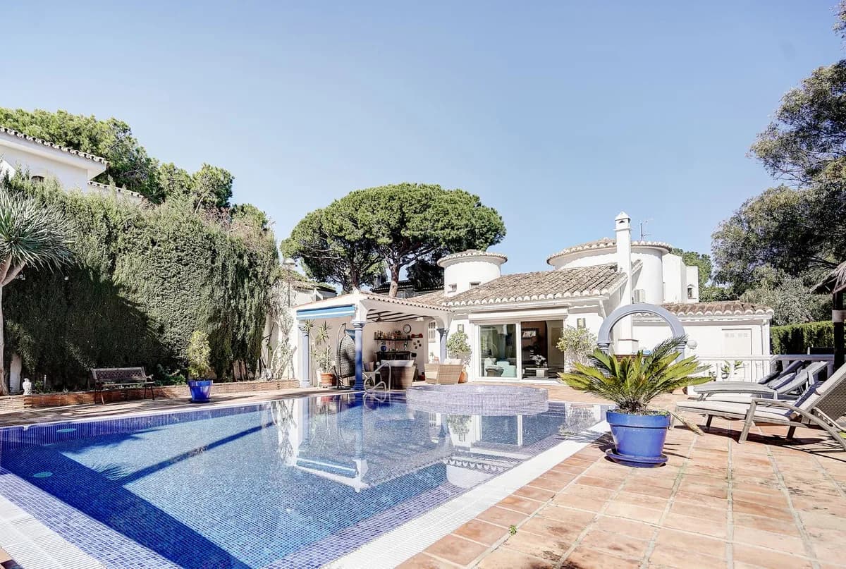 3 Bedroom Detached Villa for Sale in Calahonda, Málaga - Image 8