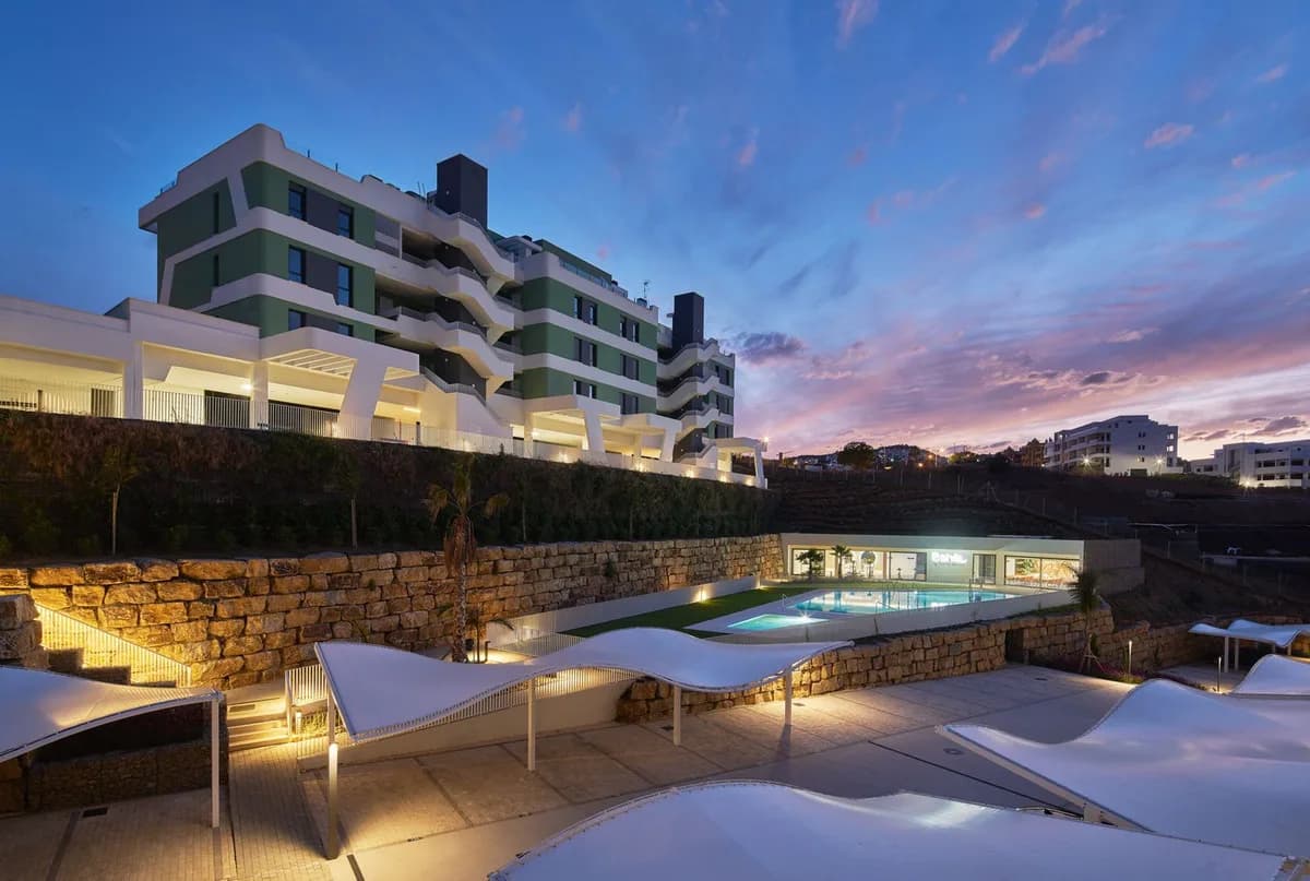 3 Bedroom Middle Floor Apartment for Sale in La Cala de Mijas, Málaga - Image 2