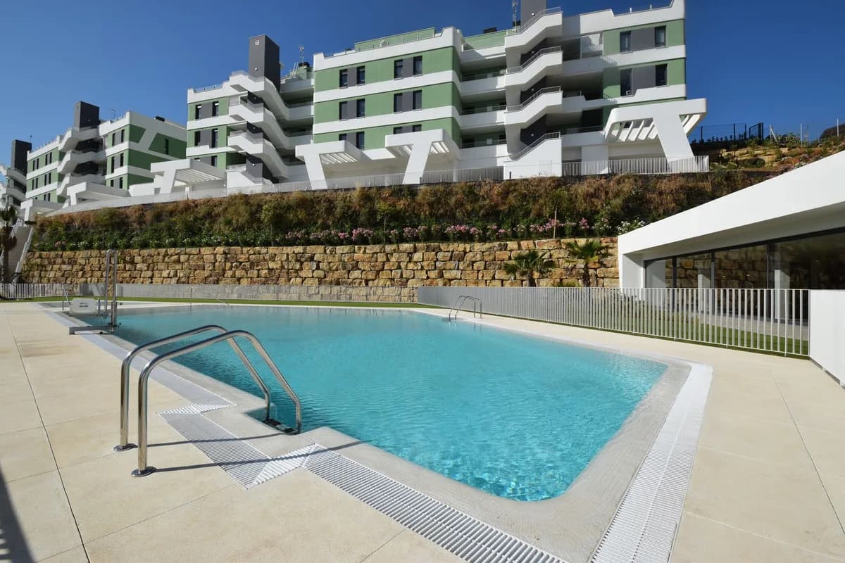 3 Bedroom Middle Floor Apartment for Sale in La Cala de Mijas, Málaga - Image 3