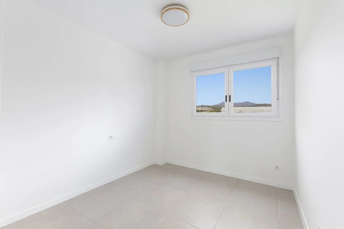 2 Bedroom Penthouse for Sale in Estepona, Málaga - Image 2