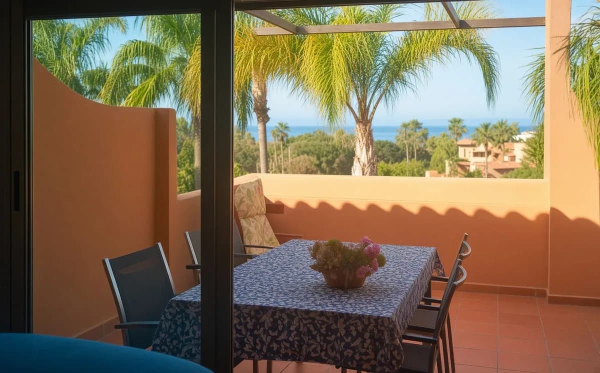 2 Bedroom Middle Floor Apartment for Sale in Estepona, Málaga - Image 5