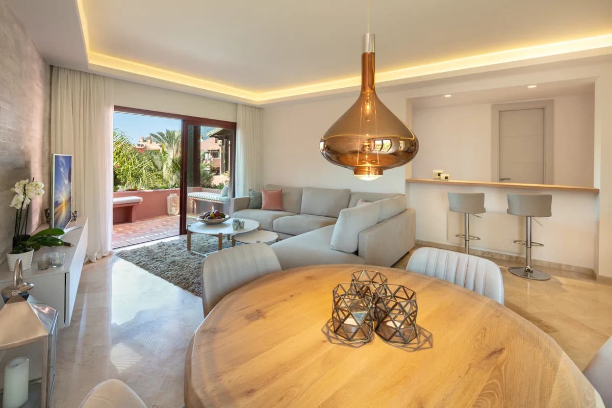 2 Bedroom Penthouse for Sale in Marbella, Málaga - Image 3