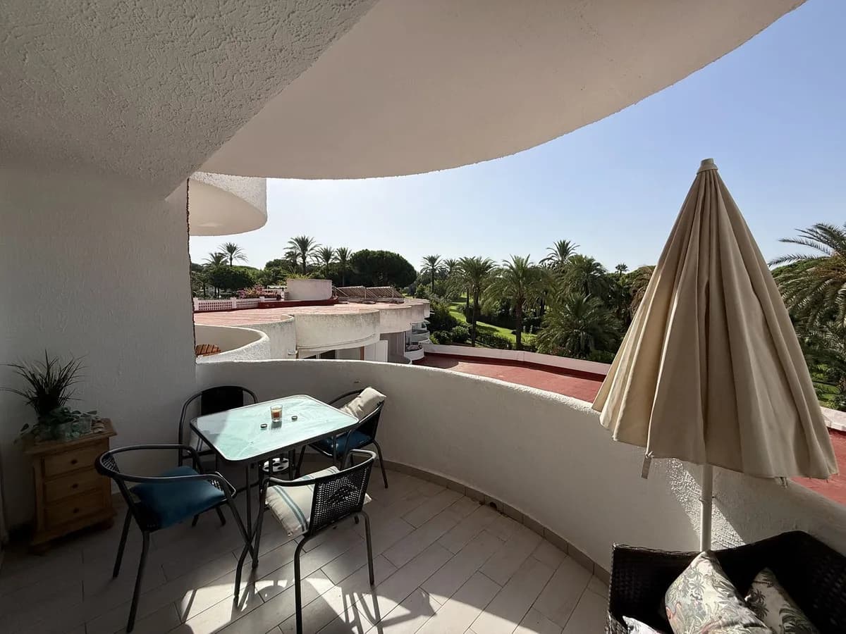 1 Bedroom Middle Floor Apartment for Sale in Marbesa, Málaga - Image 9