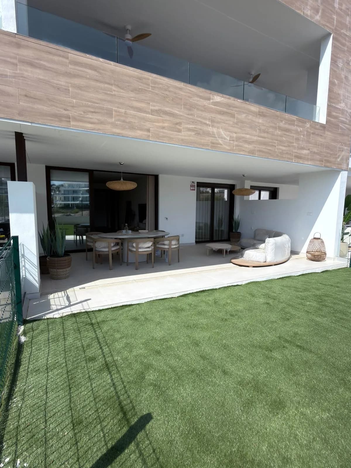 2 Bedroom Ground Floor Apartment for Sale in Fuengirola, Málaga - Image 3
