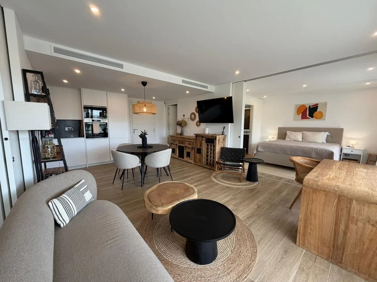2 Bedroom Top Floor Apartment for Sale in Casares, Málaga
