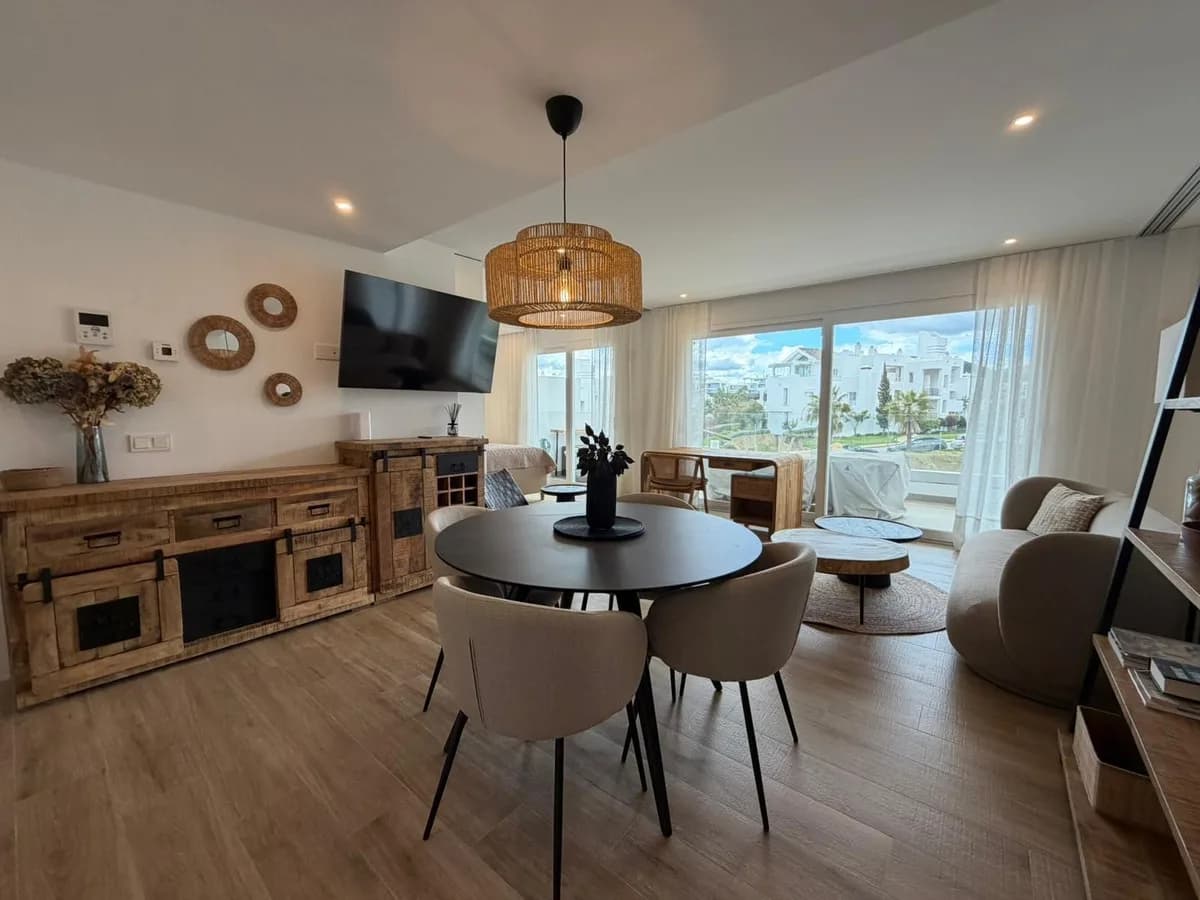 2 Bedroom Top Floor Apartment for Sale in Casares, Málaga - Image 4