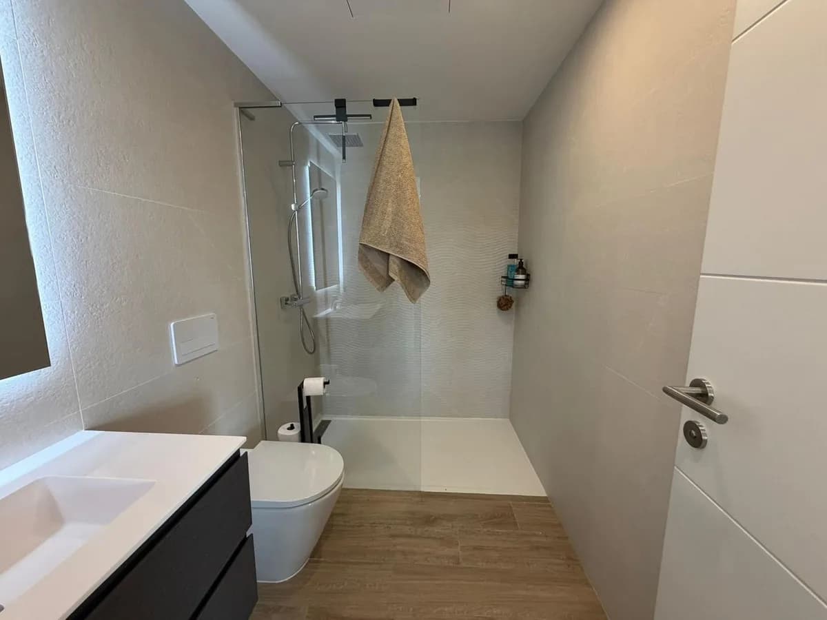 2 Bedroom Top Floor Apartment for Sale in Casares, Málaga - Image 9