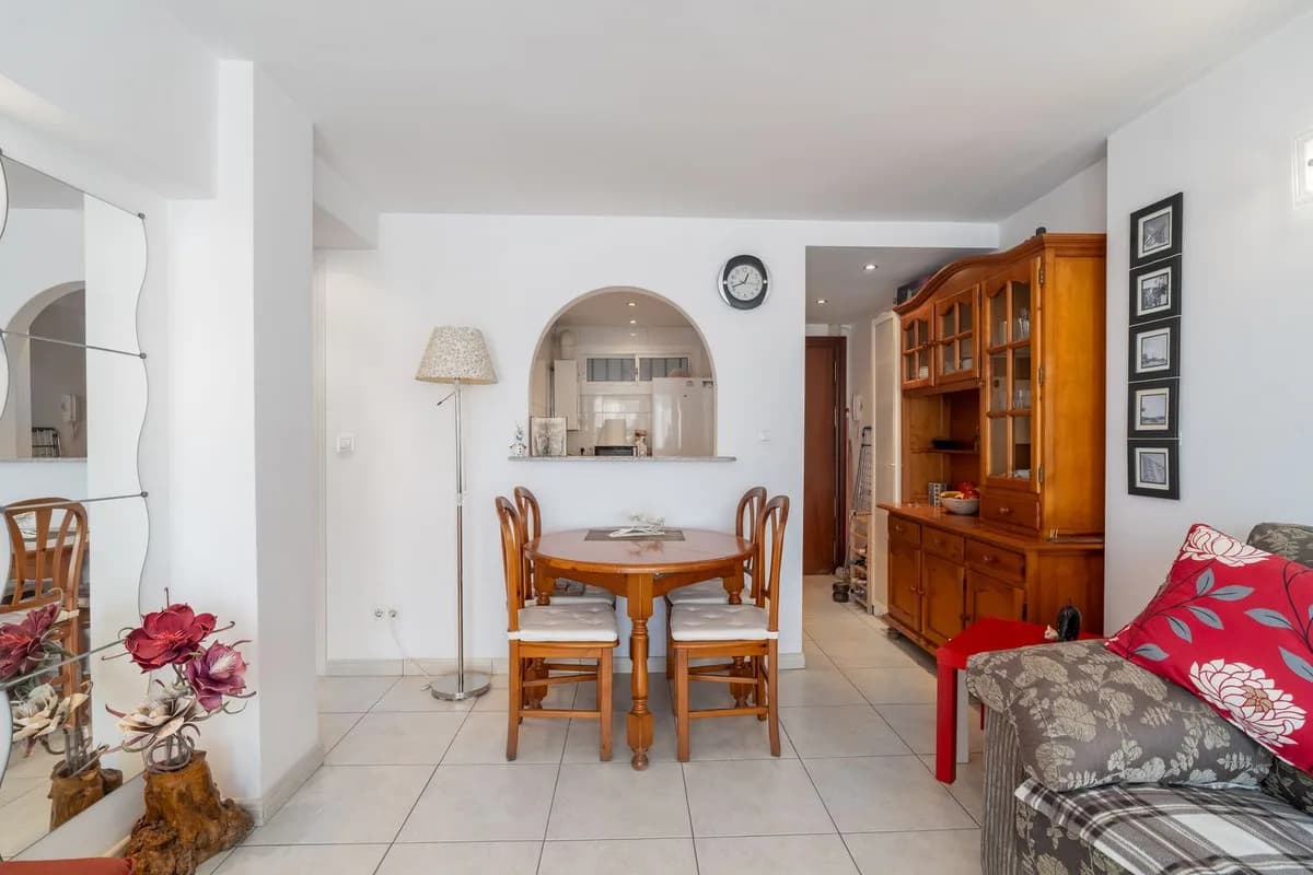 2 Bedroom Middle Floor Apartment for Sale in Benalmadena Costa, Málaga - Image 5
