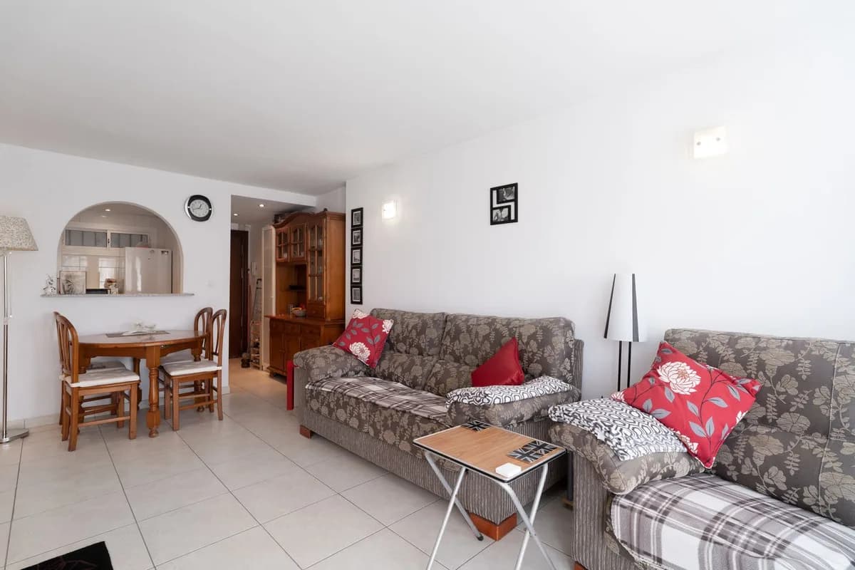 2 Bedroom Middle Floor Apartment for Sale in Benalmadena Costa, Málaga - Image 6