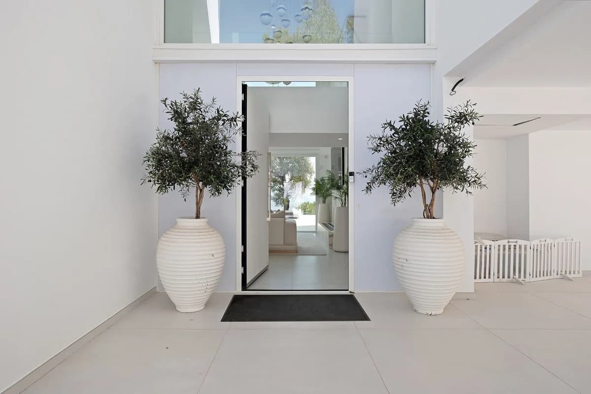 4 Bedroom Detached Villa for Sale in La Mairena, Málaga - Image 9