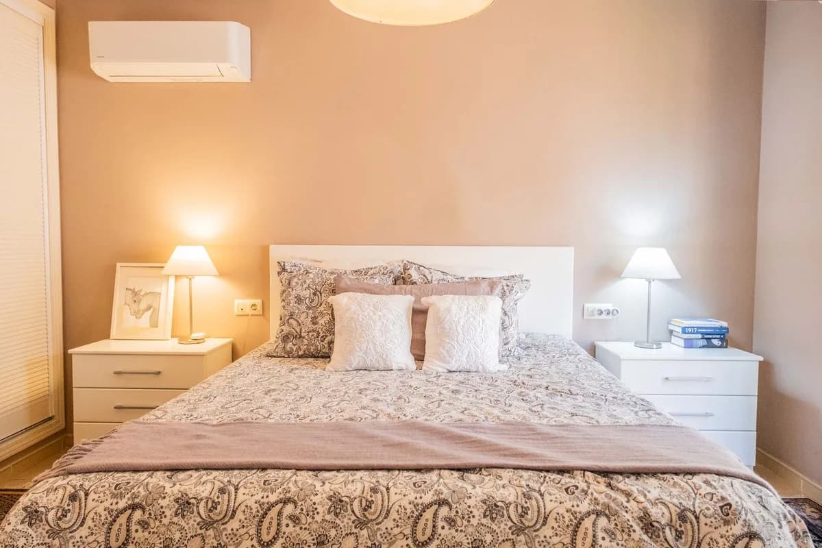1 Bedroom Middle Floor Apartment for Sale in Nueva Andalucía, Málaga - Image 3