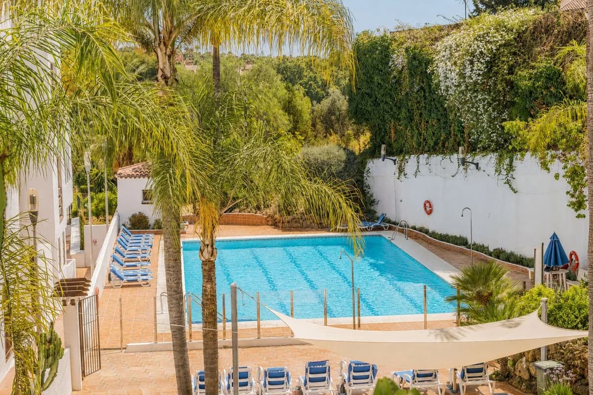 1 Bedroom Middle Floor Apartment for Sale in Nueva Andalucía, Málaga - Image 4