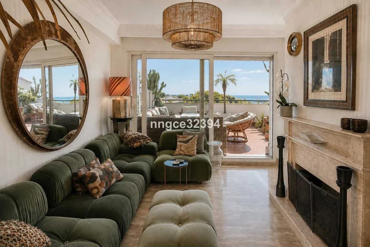 2 Bedroom Middle Floor Apartment for Sale in Sierra Blanca, Málaga