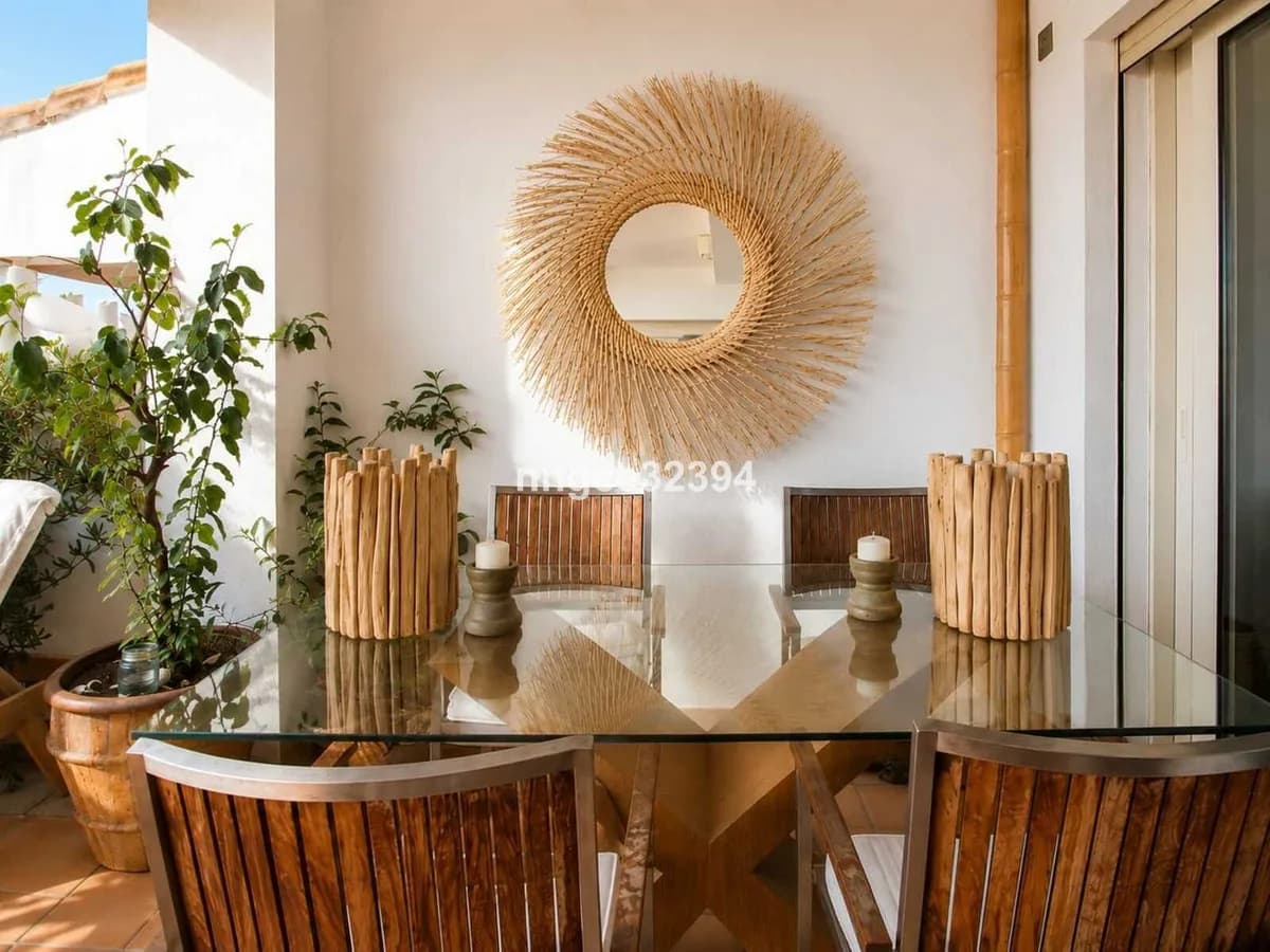 2 Bedroom Middle Floor Apartment for Sale in Sierra Blanca, Málaga - Image 6