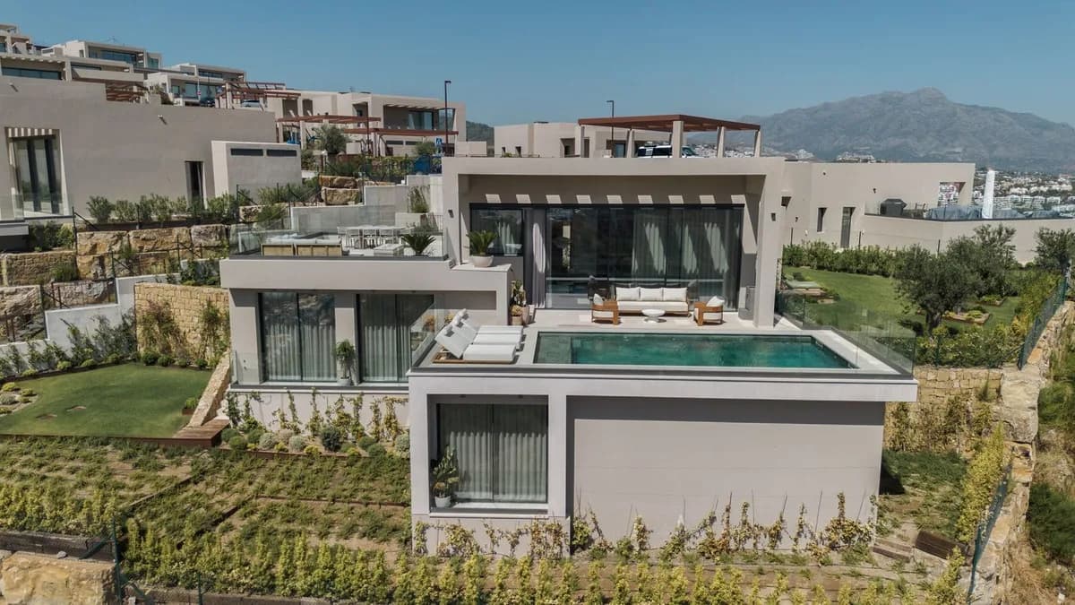 3 Bedroom Detached Villa for Sale in Benahavís, Málaga