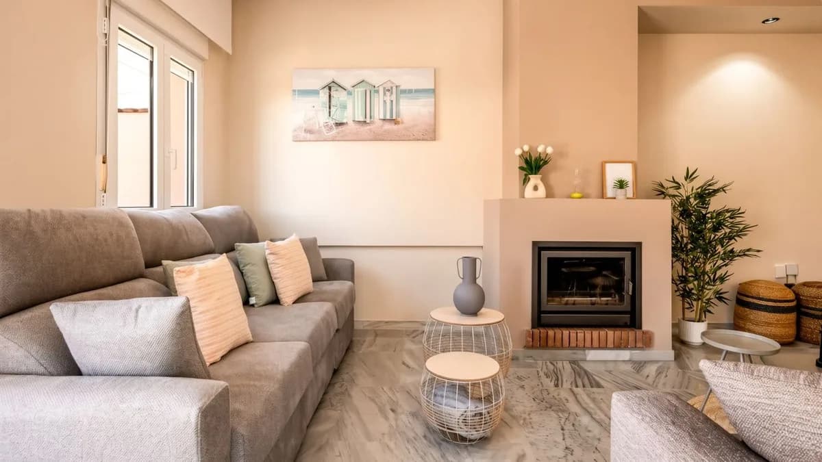 4 Bedroom Semi-Detached House for Sale in Marbella, Málaga - Image 5