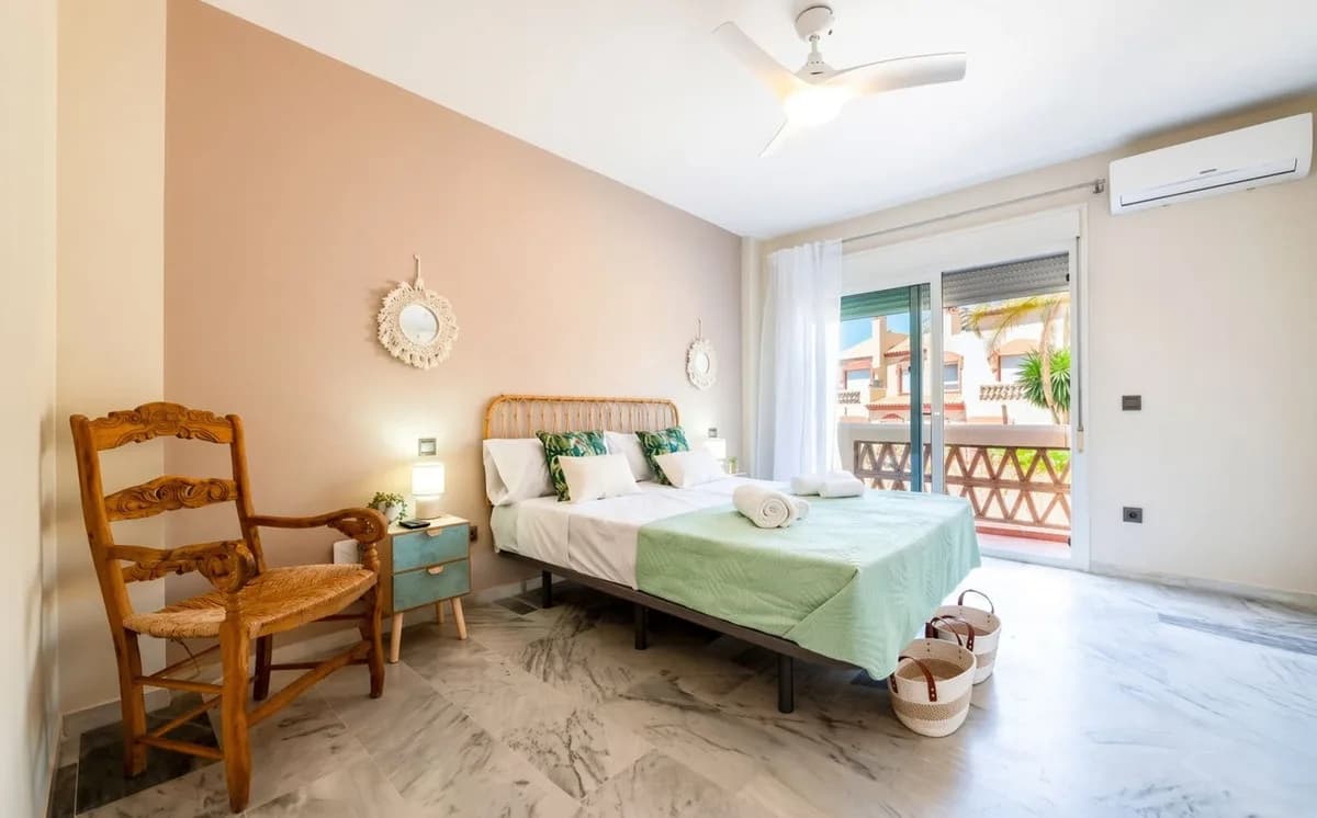 4 Bedroom Semi-Detached House for Sale in Marbella, Málaga - Image 8
