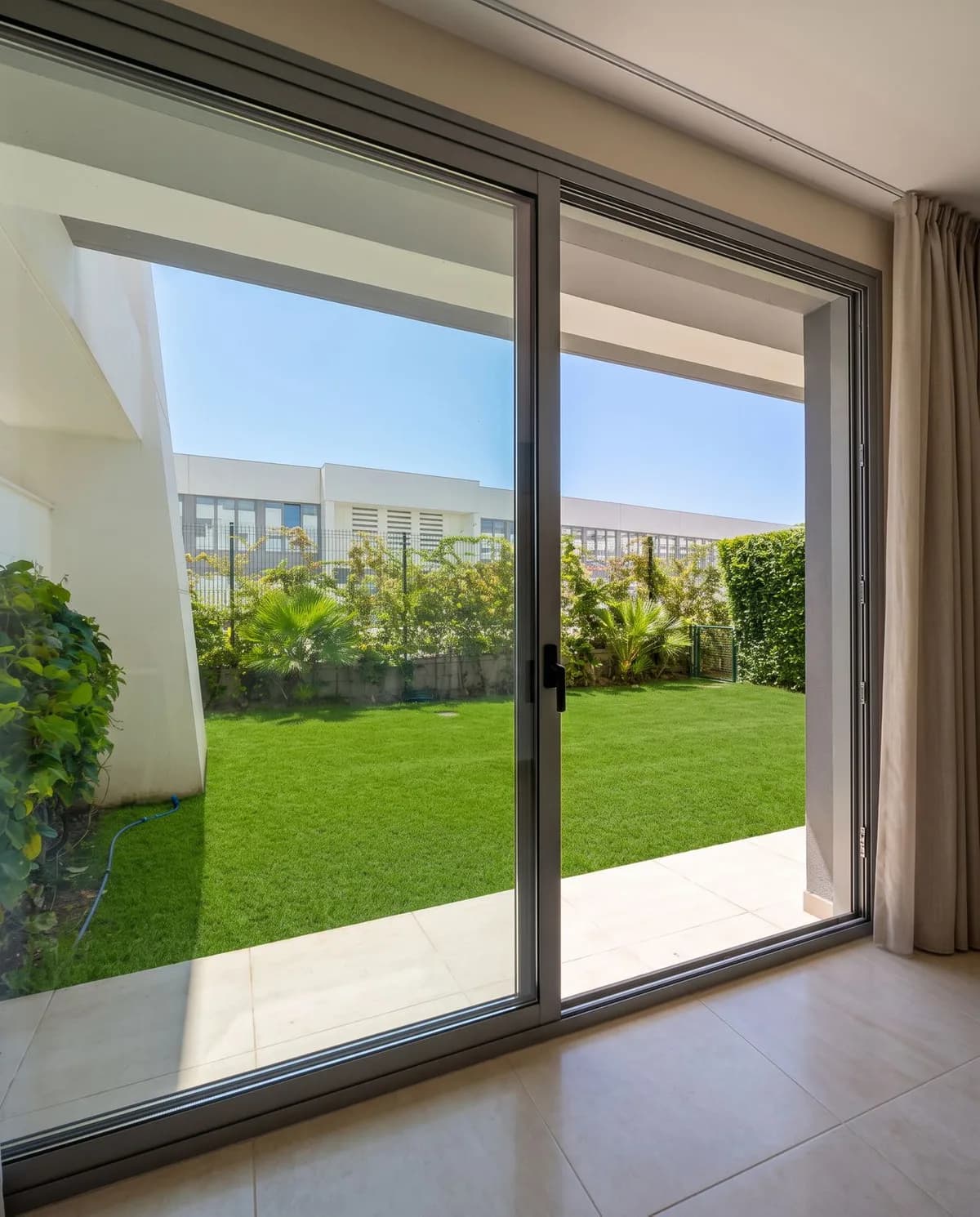2 Bedroom Ground Floor Apartment for Sale in Selwo, Málaga - Image 4