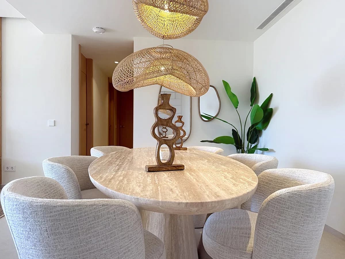 3 Bedroom Middle Floor Apartment for Sale in Benahavís, Málaga - Image 9