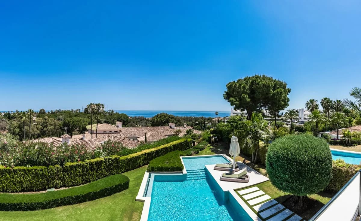 5 Bedroom Detached Villa for Sale in The Golden Mile, Málaga - Image 5