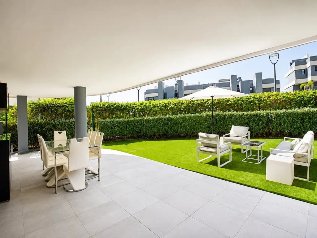 3 Bedroom Ground Floor Apartment for Sale in Estepona, Málaga - Image 6