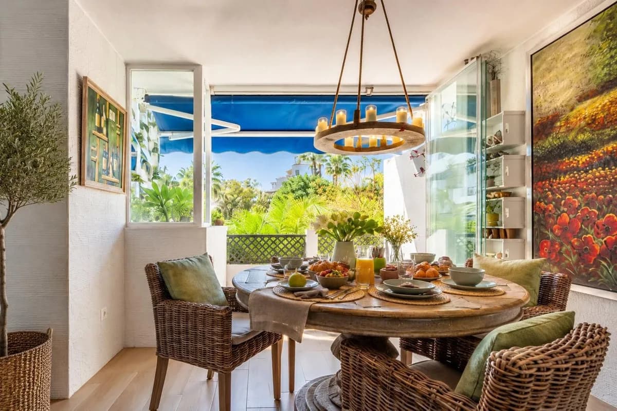 2 Bedroom Ground Floor Apartment for Sale in Puerto Banús, Málaga - Image 3