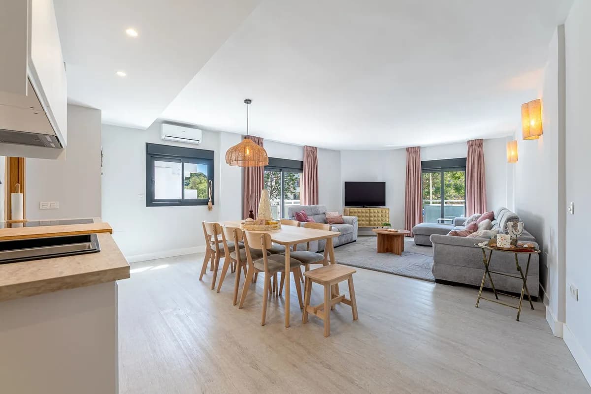 2 Bedroom Duplex for Sale in La Carihuela, Málaga - Image 6