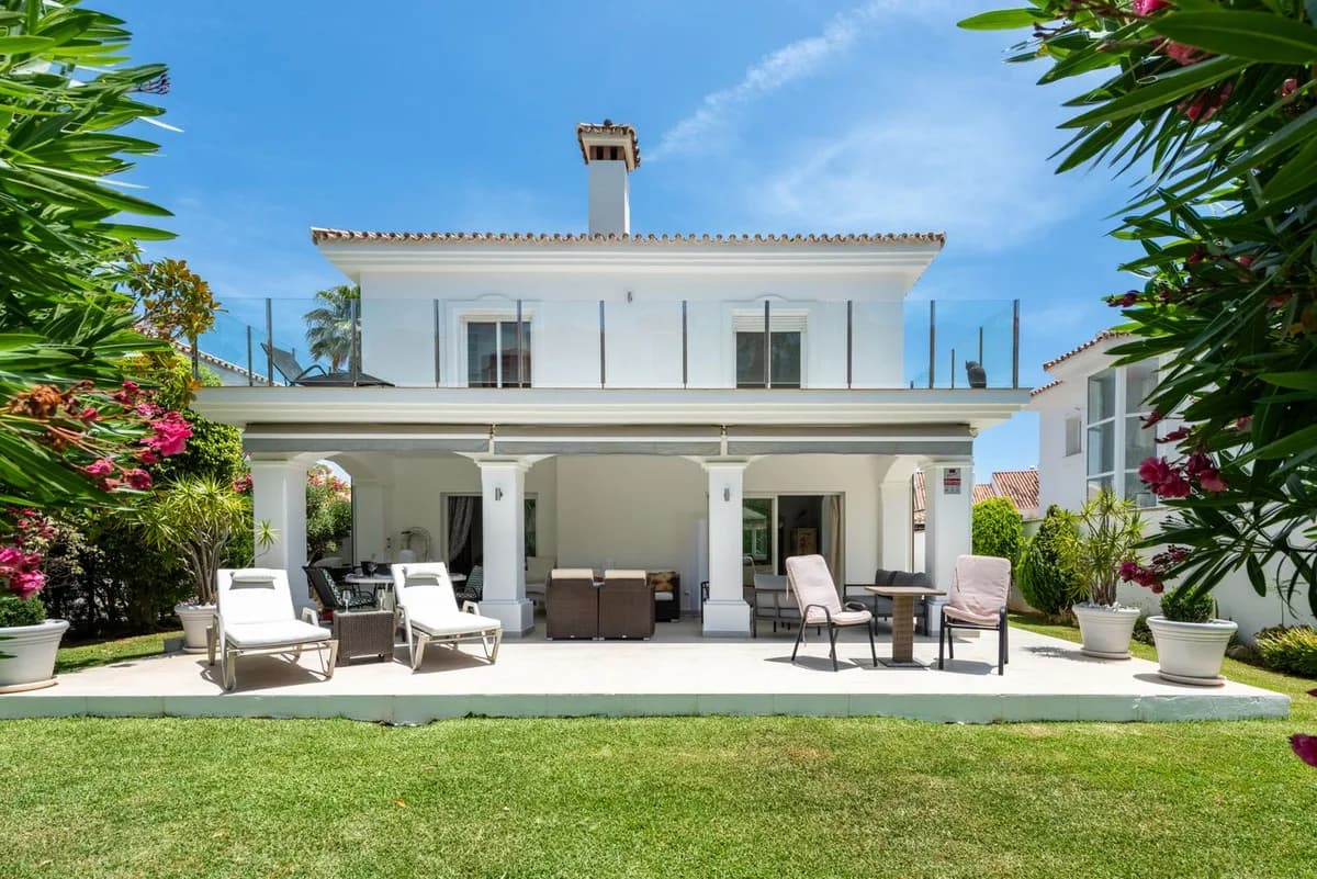 3 Bedroom Detached Villa for Sale in Atalaya, Málaga