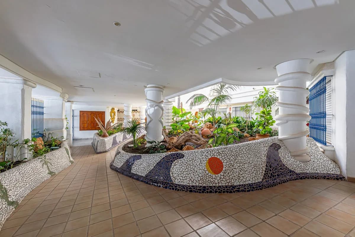 1 Bedroom Ground Floor Apartment for Sale in Benalmadena, Málaga - Image 4