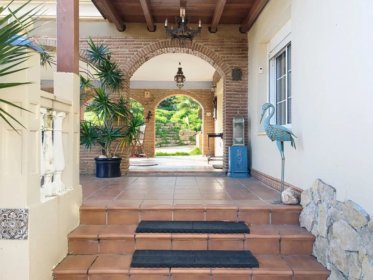 6 Bedroom Detached Villa for Sale in Estepona, Málaga - Image 7
