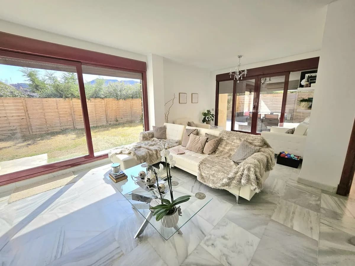 3 Bedroom Detached Villa for Sale in Los Flamingos, Málaga - Image 4