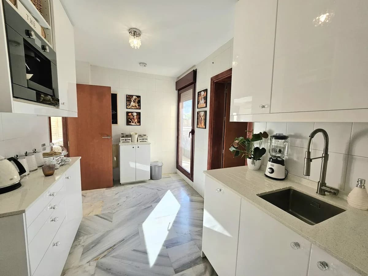 3 Bedroom Detached Villa for Sale in Los Flamingos, Málaga - Image 6