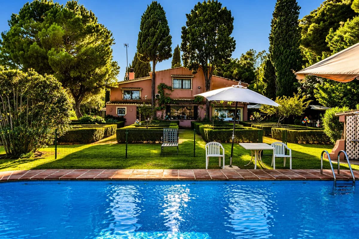 5 Bedroom Detached Villa for Sale in Guadalmina Baja, Málaga