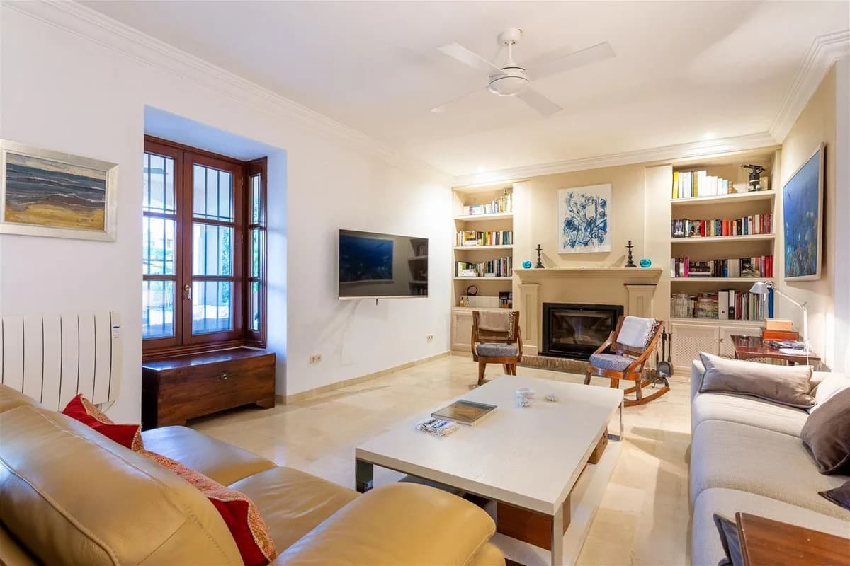 5 Bedroom Detached Villa for Sale in Guadalmina Alta, Málaga - Image 5