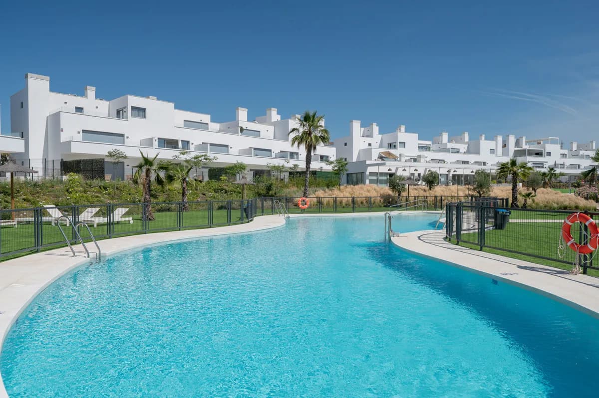 2 Bedroom Ground Floor Apartment for Sale in Estepona, Málaga