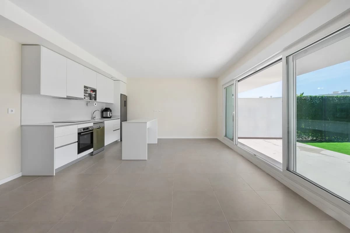 2 Bedroom Ground Floor Apartment for Sale in Estepona, Málaga - Image 6