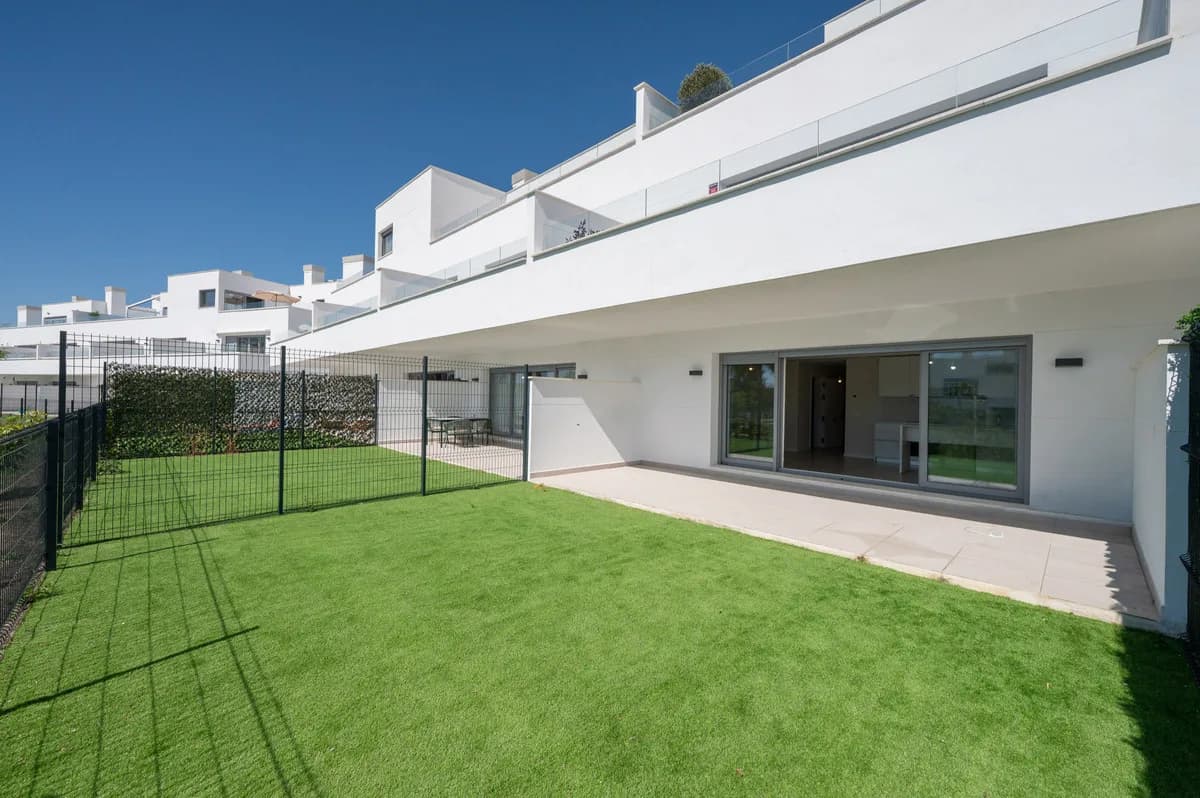 2 Bedroom Ground Floor Apartment for Sale in Estepona, Málaga - Image 9