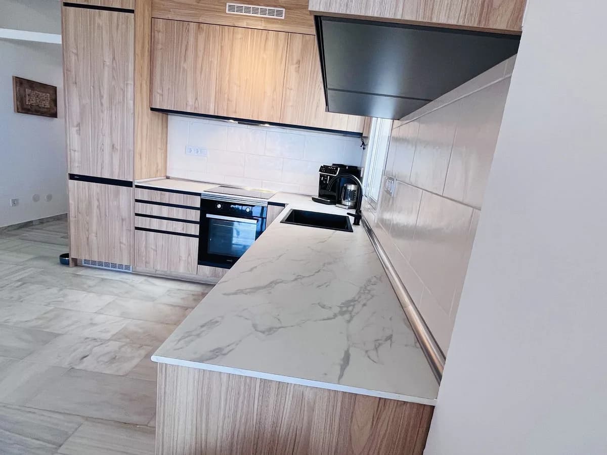 2 Bedroom Middle Floor Apartment for Sale in Calahonda, Málaga - Image 8